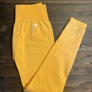 GymShark size M, Yellow